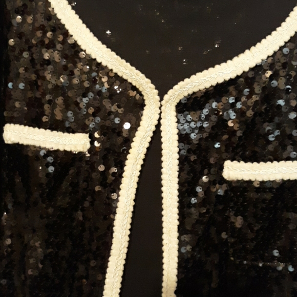 Ladies Jacket - Picture 3 of 3